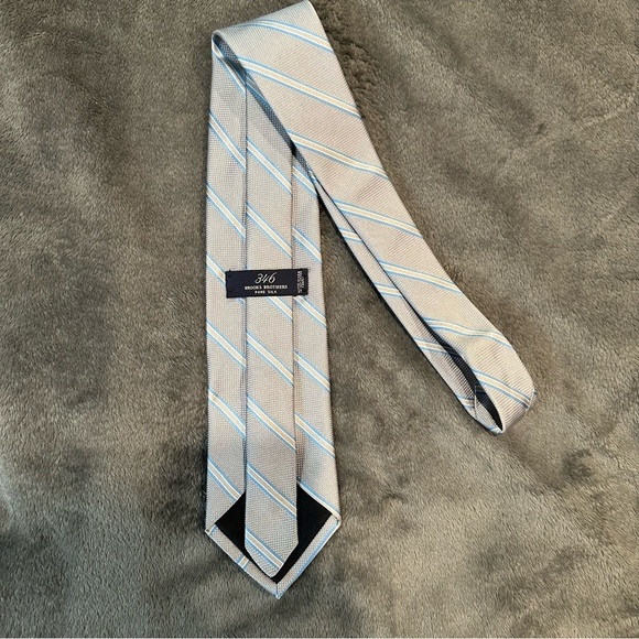 Brooks Brothers Men's Pure Silk Tie ~ "346" ~ Blue ~ Striped ~ Made in the USA! - Picture 2 of 6